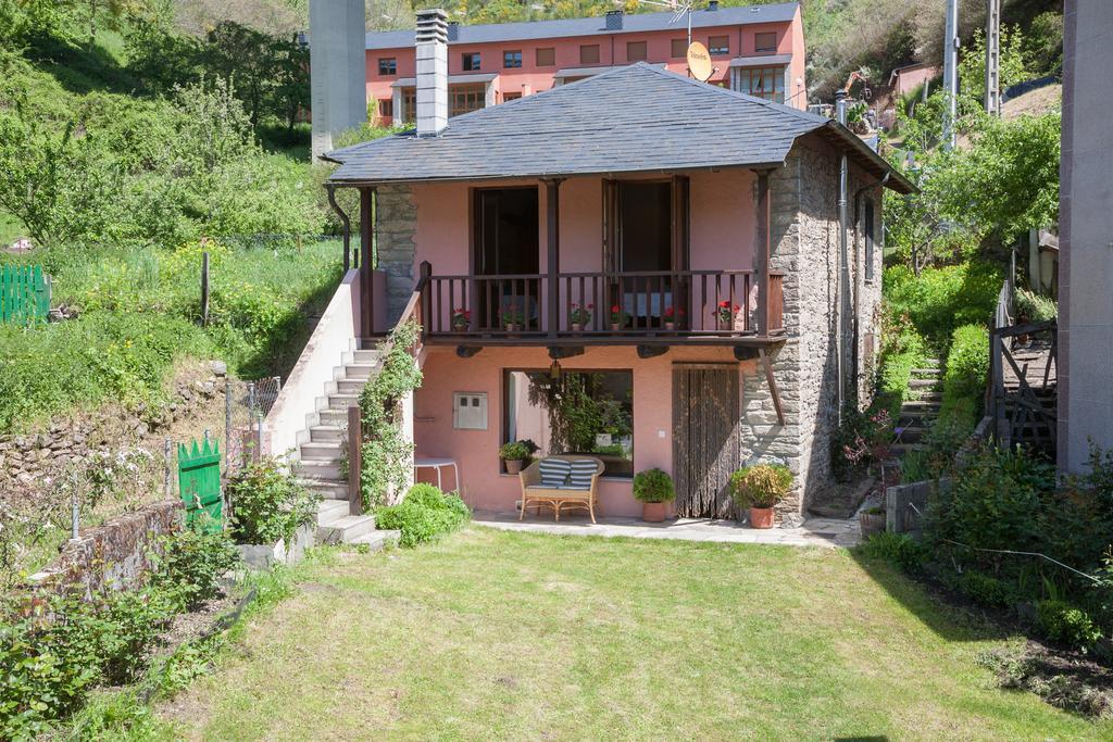 Casa Rural Pandelo Guest House Vega de Valcarce Bagian luar foto